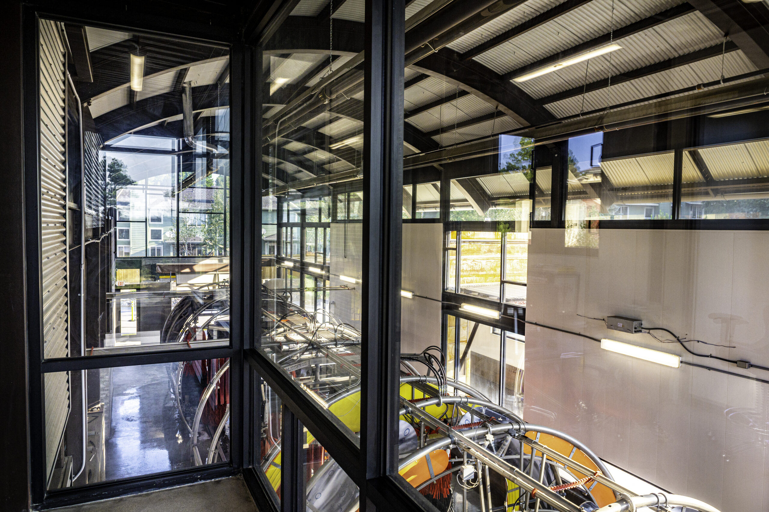 024-carwash-architectural-photography-2017ther2studio
